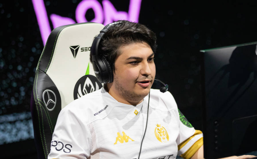 爱游戏全站-赛前突围战来临，勒沃库森围绕欧超杯官宣签约，质疑声仍在，赛程密集仍需轮换的简单介绍-爱游戏全站