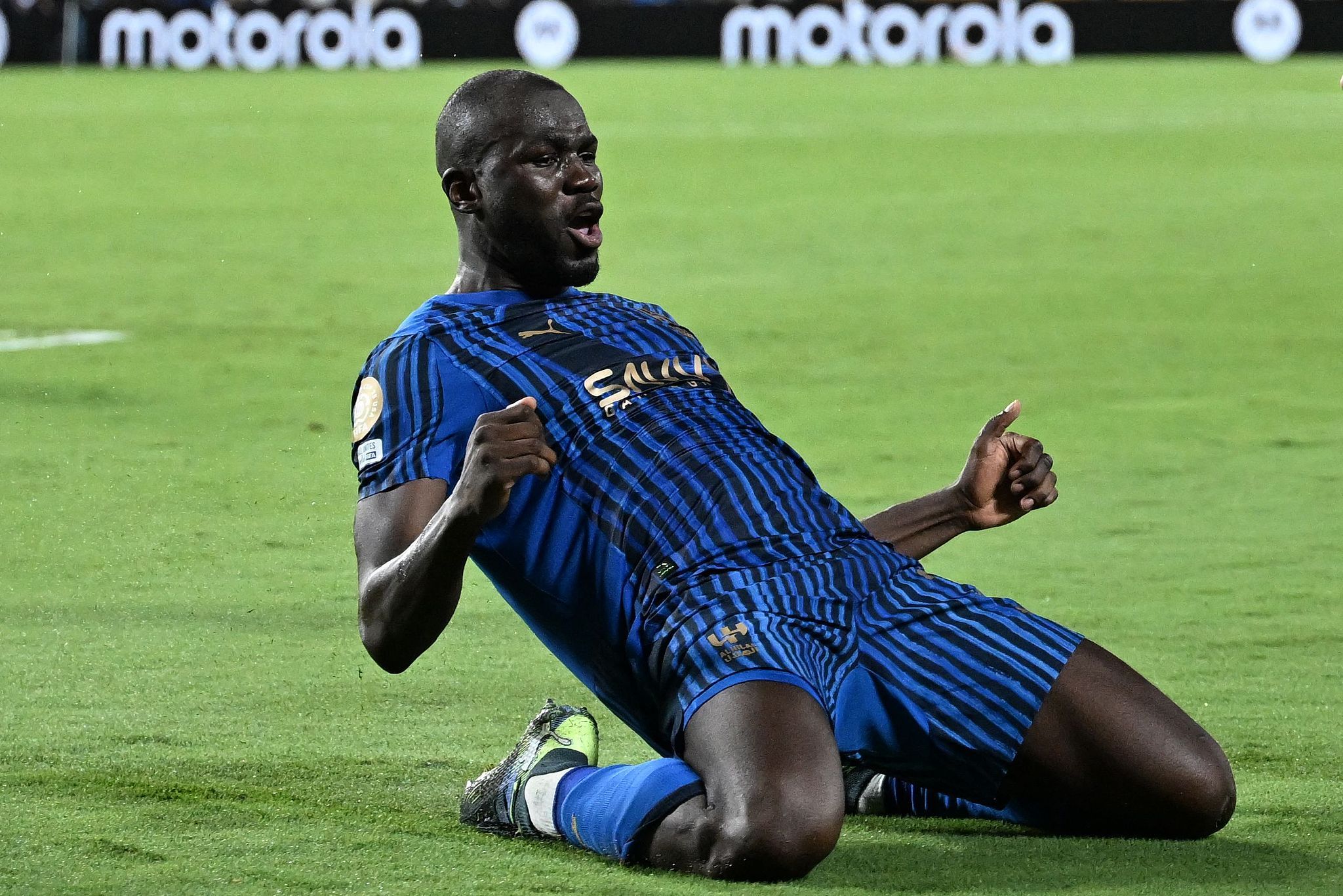 清晨体能课后；曼联状态回暖备战亚冠；质疑声仍在；年轻球员得到机会的简单介绍